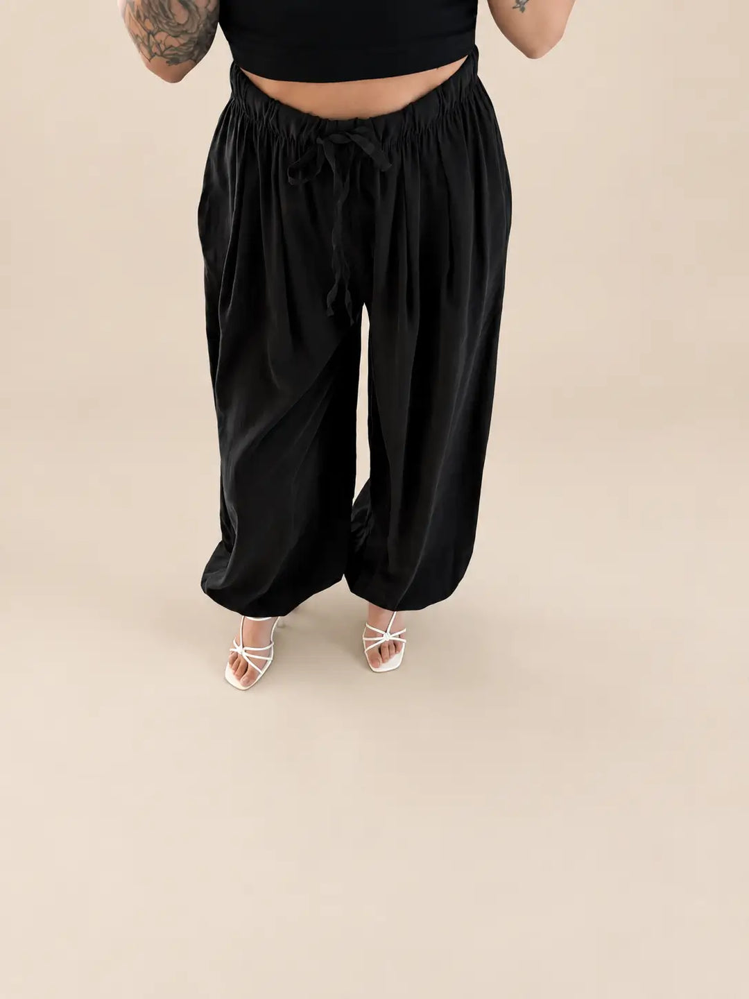 Lockere Hose Damen in Schwarz | Lisa’s Boutique