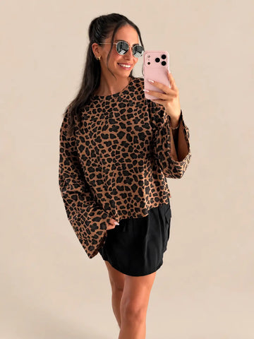 T-shirt femme espresso à manches longues et motif léopard, vue rapprochée | Lisa’s Boutique