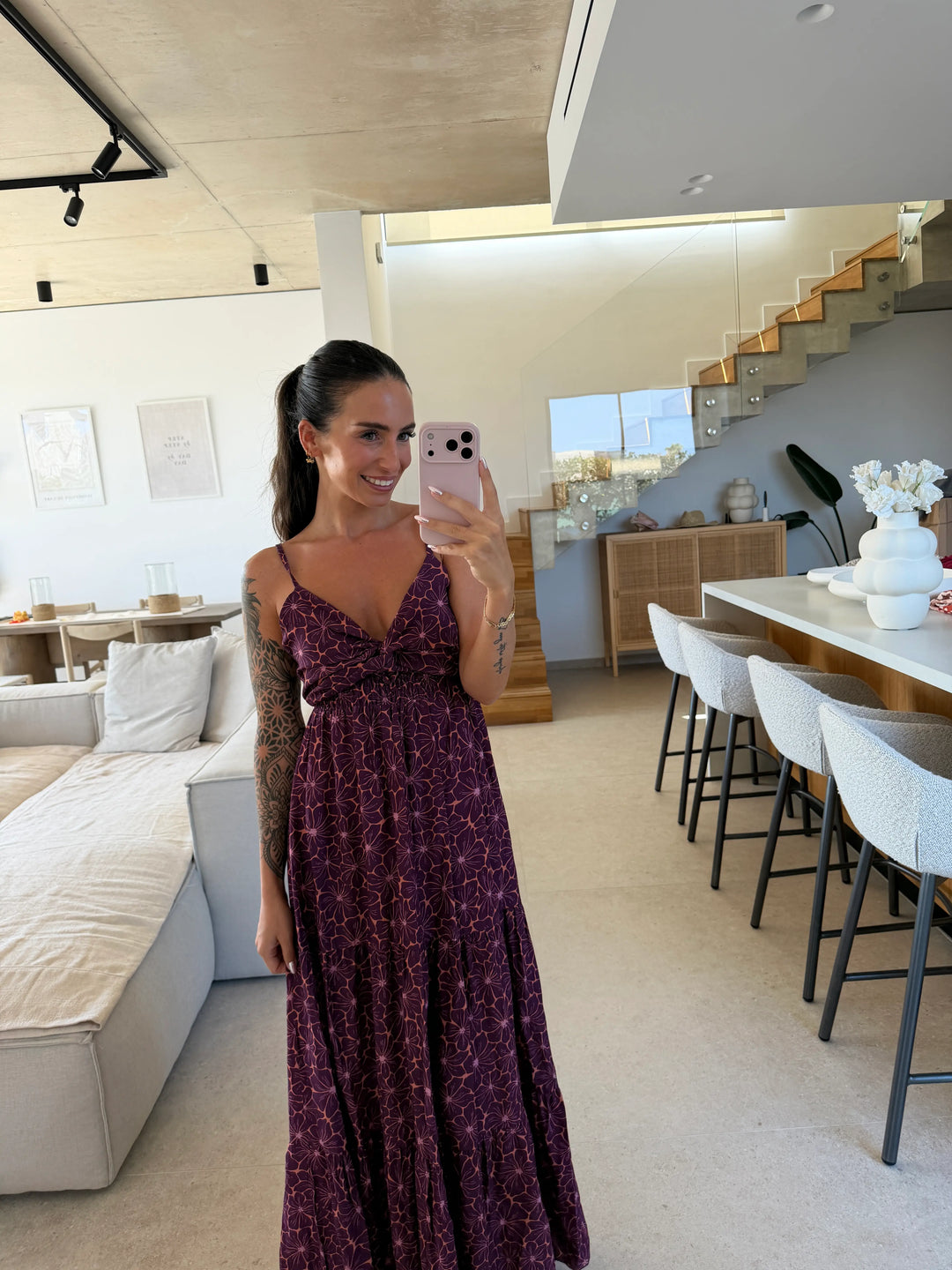 Maxikleid Damen in Burgunder mit Blumenmuster und V Ausschnitt | Lisa’s Boutique