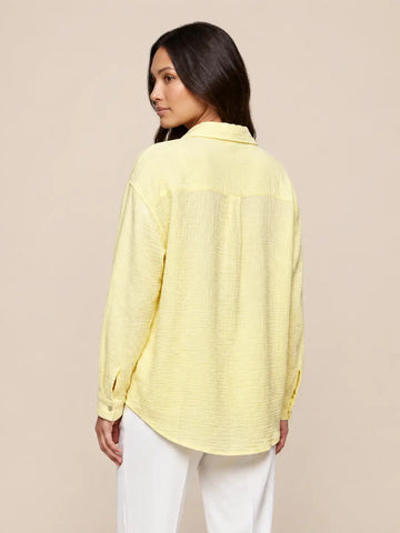 Żółta bluzka damska z długim rękawem i zaokrąglonym dołem, widok z tyłu | Lisa’s Boutique