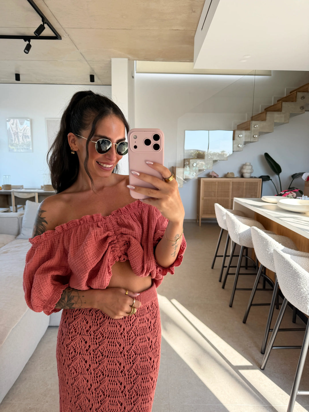 Musselin Bluse Damen in Pepper Rose mit Raffung, Volant und weiten Ärmeln | Lisa’s Boutique