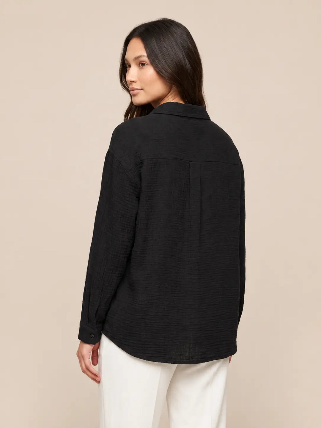 Musselin Bluse Damen in Schwarz, Detailansicht | Lisa’s Boutique