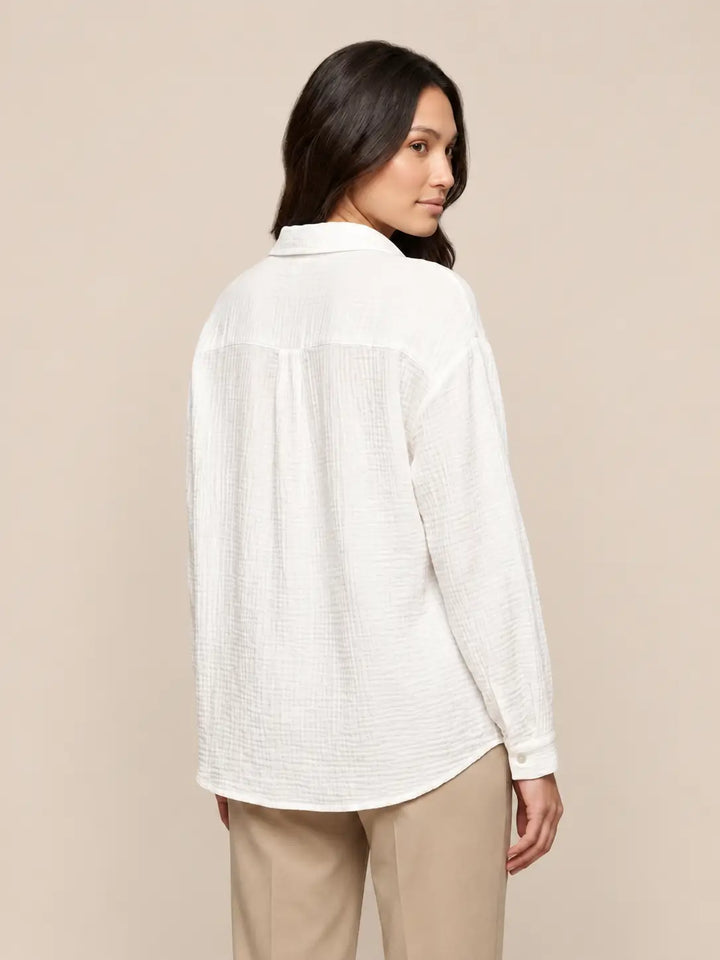 Women’s muslin blouse in White, Detail view | Lisa’s Boutique