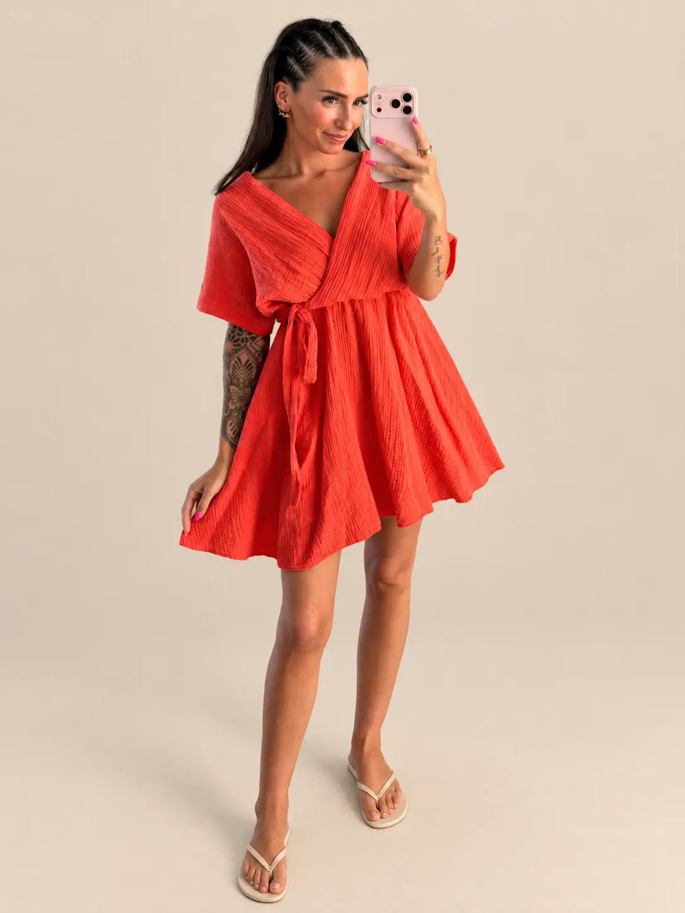 Mousseline jurk dames in Koraal, Detailaanzicht | Lisa’s Boutique