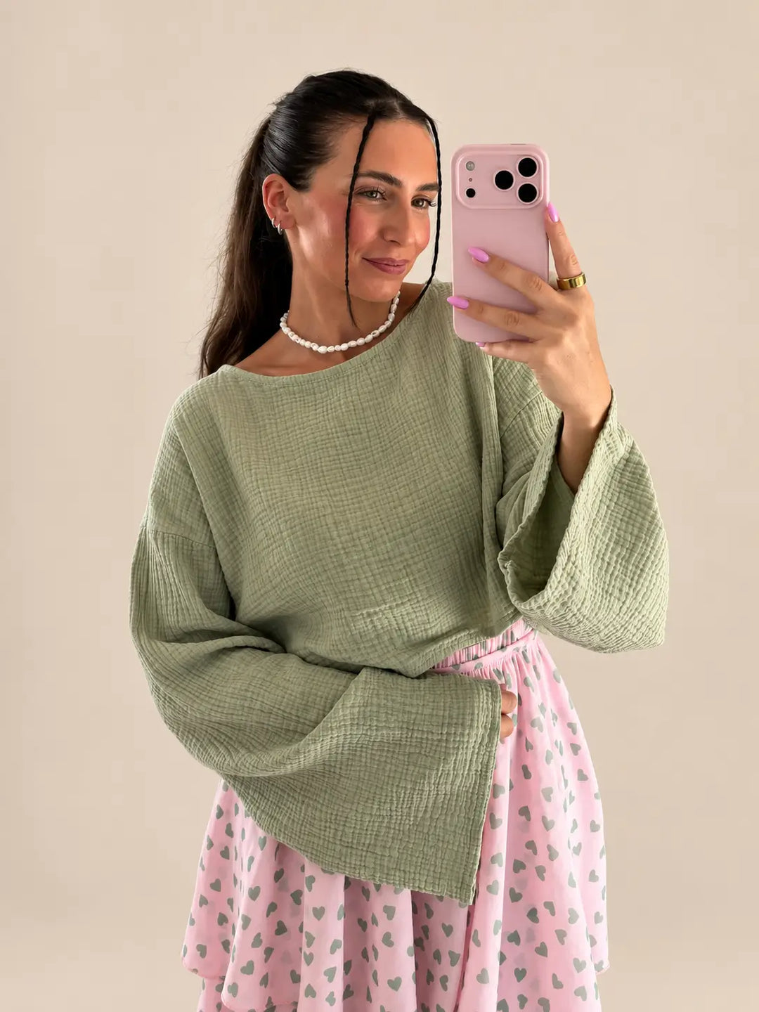 Women’s muslin long sleeve top in Khaki with a loose cut | Lisa’s Boutique