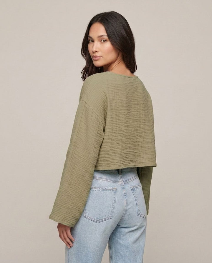 Khakifarbenes Musselin Langarmshirt Detailansicht | Lisa’s Boutique