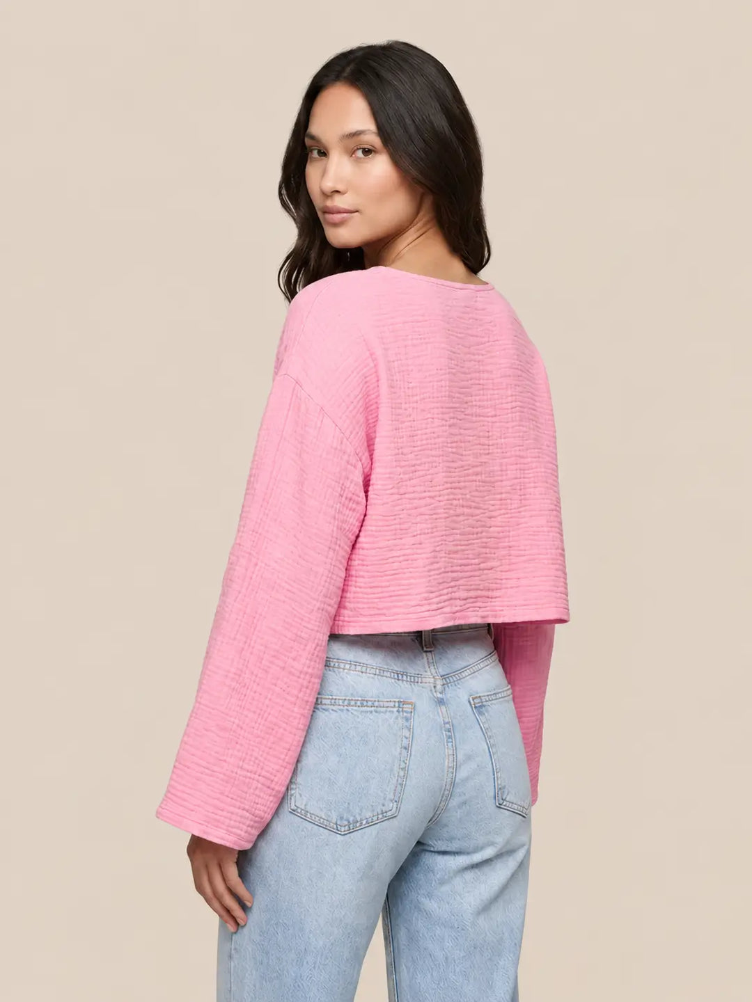 T-shirt manches longues en gaze de coton rose pour femme, vue de dos | Lisa’s Boutique