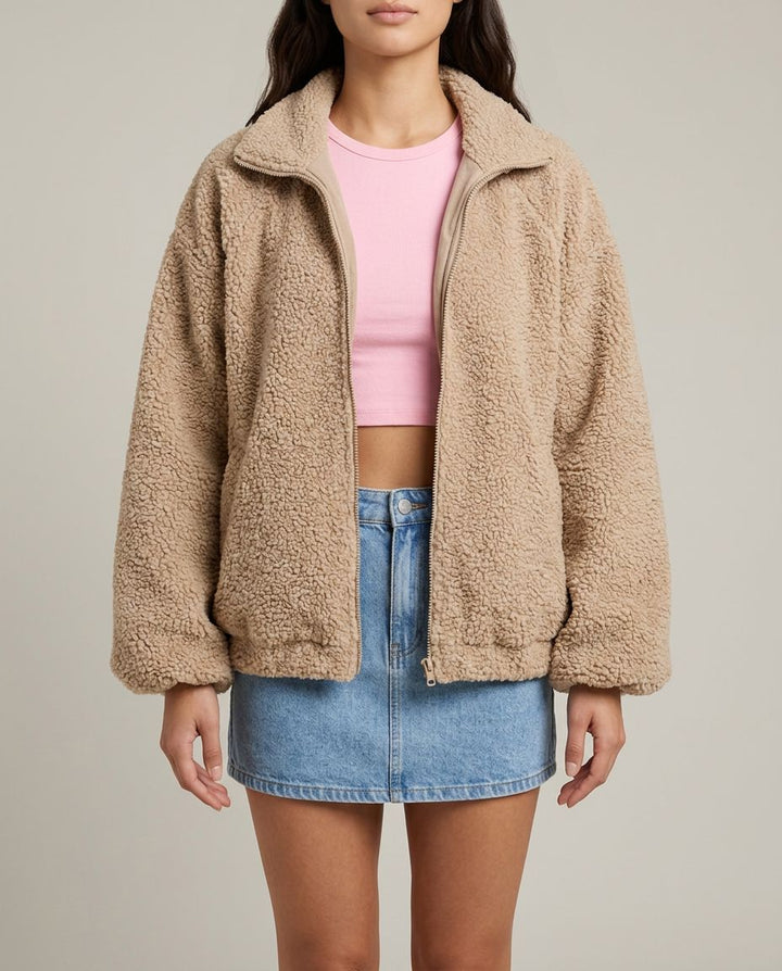 Beige Oversize Jacke mit Reißverschluss Detailansicht | Lisa’s Boutique