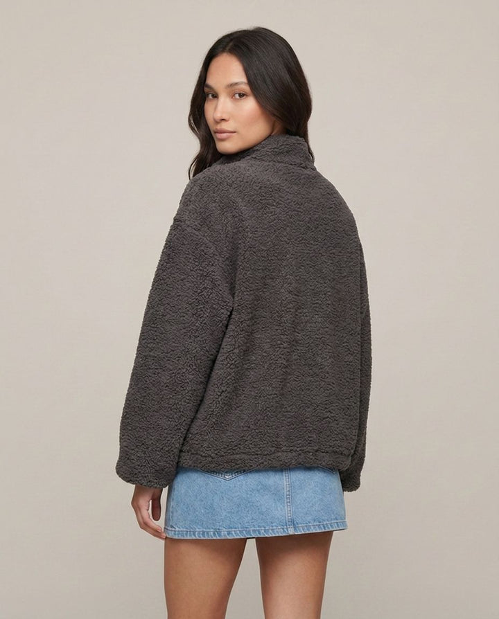 Graue Oversize Jacke mit Reißverschluss Seitenansicht | Lisa’s Boutique