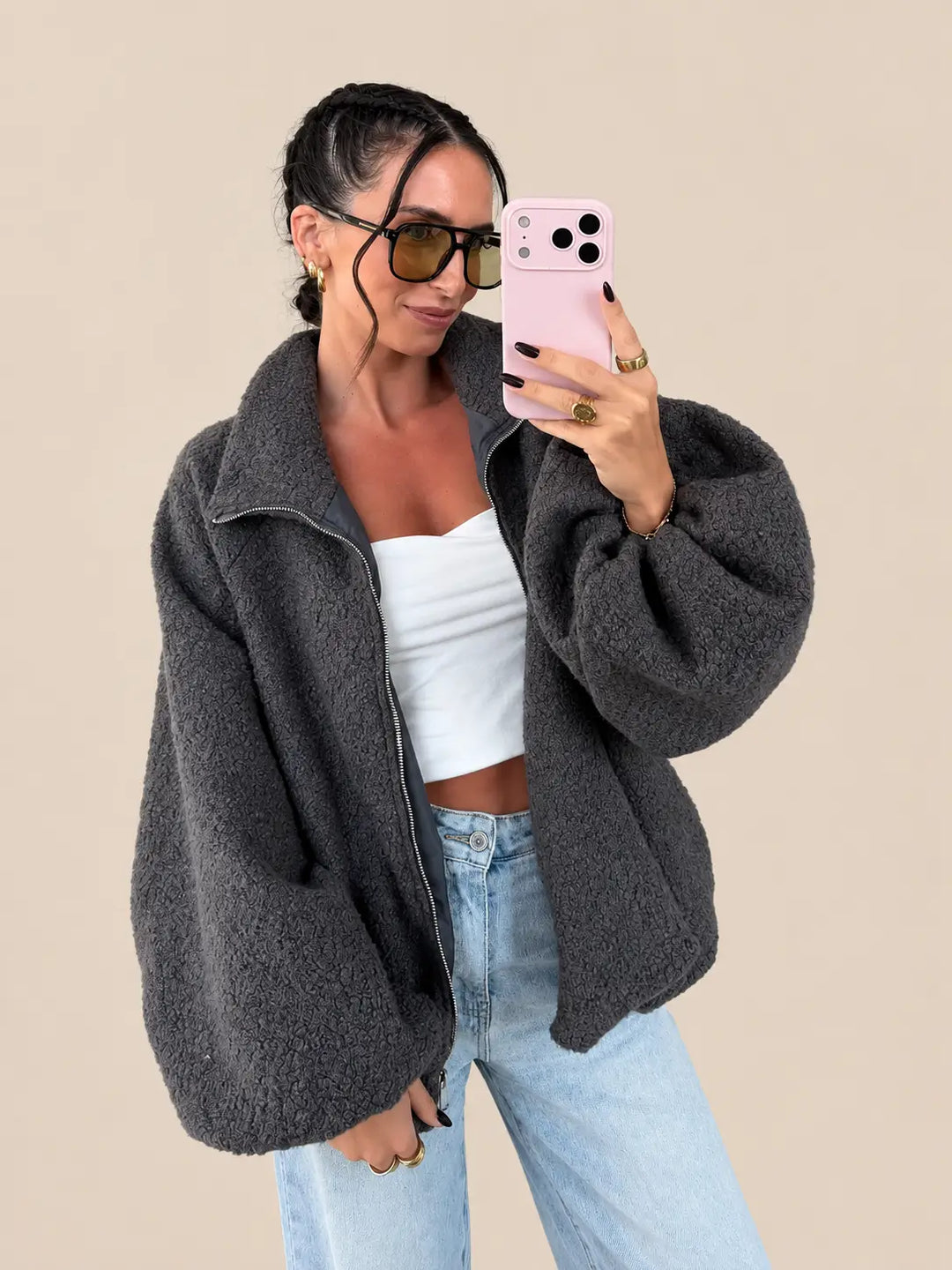 Oversize jacket women’s in grey teddy fleece, worn open with light jeans and white top | Lisa’s Boutique