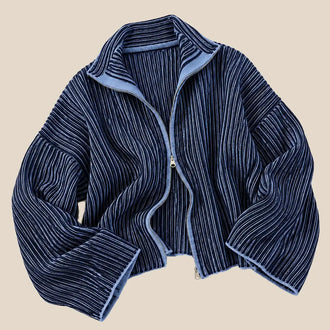 Blaue Strickjacke mit Reißverschluss und Streifen – Lisa’s Boutique