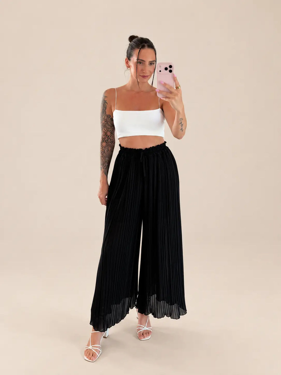 Plissee Hose Damen in Schwarz mit fließendem Schnitt | Lisa’s Boutique
