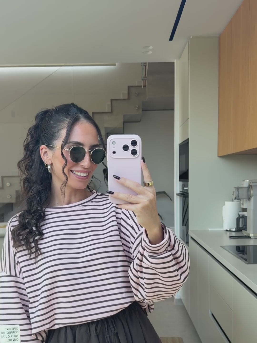 Gestreiftes Sweatshirt in Rosé im Gesamtlook | Lisa’s Boutique