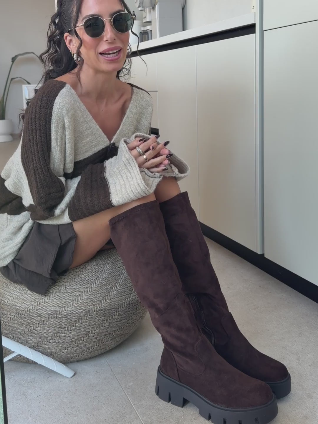 Kniehohe Stiefel Damen in Braun mit Profilsohle im Gesamtlook | Lisa’s Boutique