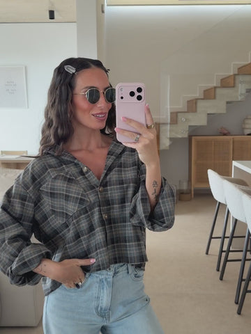 Kariertes Crop Hemd – Grau