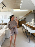 T-Shirt mit Punkten – Taupe