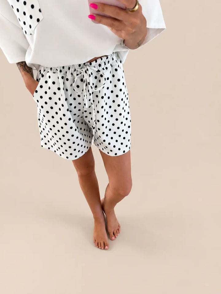 Women’s shorts in White | Lisa’s Boutique