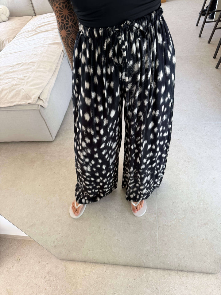 Rehprint Schlabberhose – Schwarz Langarm Lisas Boutique 