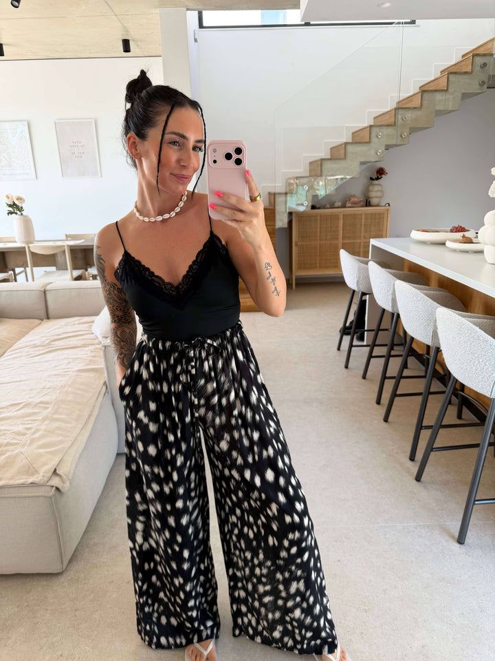 Rehprint Schlabberhose – Schwarz Langarm Lisas Boutique 