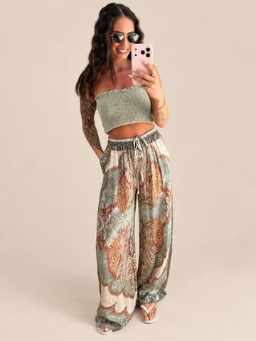 Satijnen broek dames in Khaki met paisleyprint in crème en roest en elastische bindtaille | Lisa’s Boutique