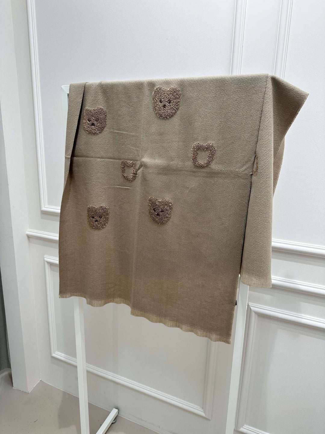 Schal mit Teddy in Beige Schal Lisas Boutique 