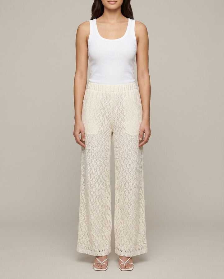 Cremefarbene Spitzenhose Detailansicht | Lisa’s Boutique