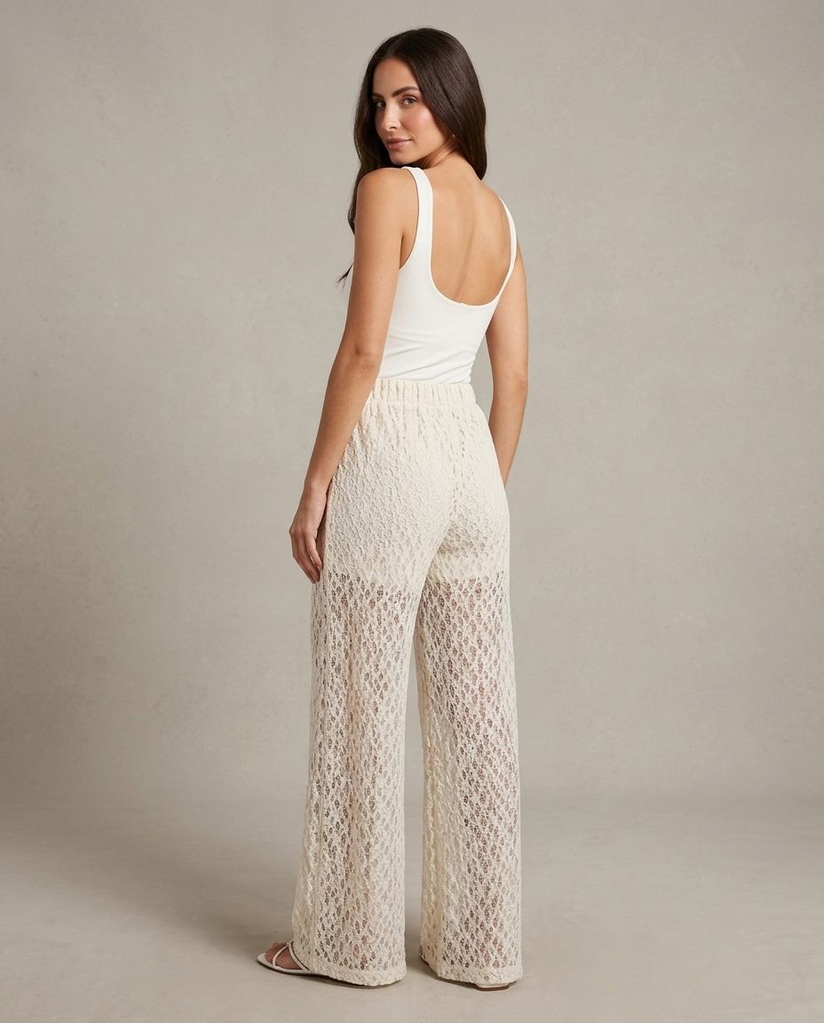 Cremefarbene Spitzenhose Seitenansicht | Lisa’s Boutique