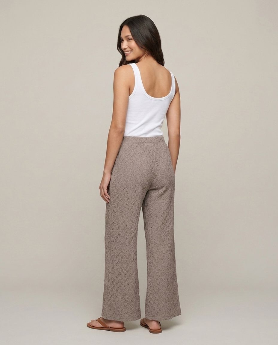 Taupefarbene Spitzenhose – Detailansicht | Lisa’s Boutique