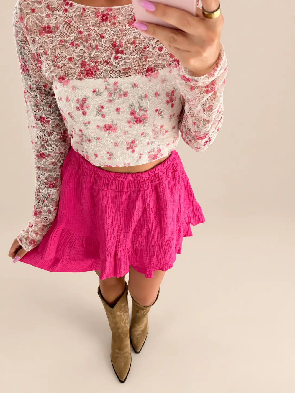 Detail view of white lace shirt | Lisa’s Boutique