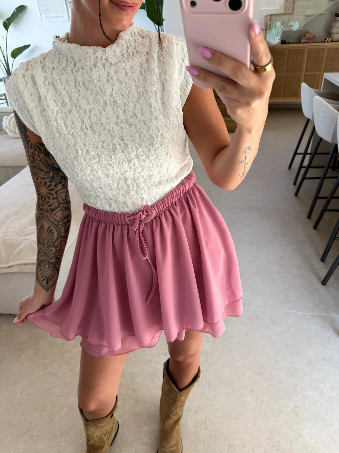 Lace Top – White – close-up on a model | Lisa’s Boutique