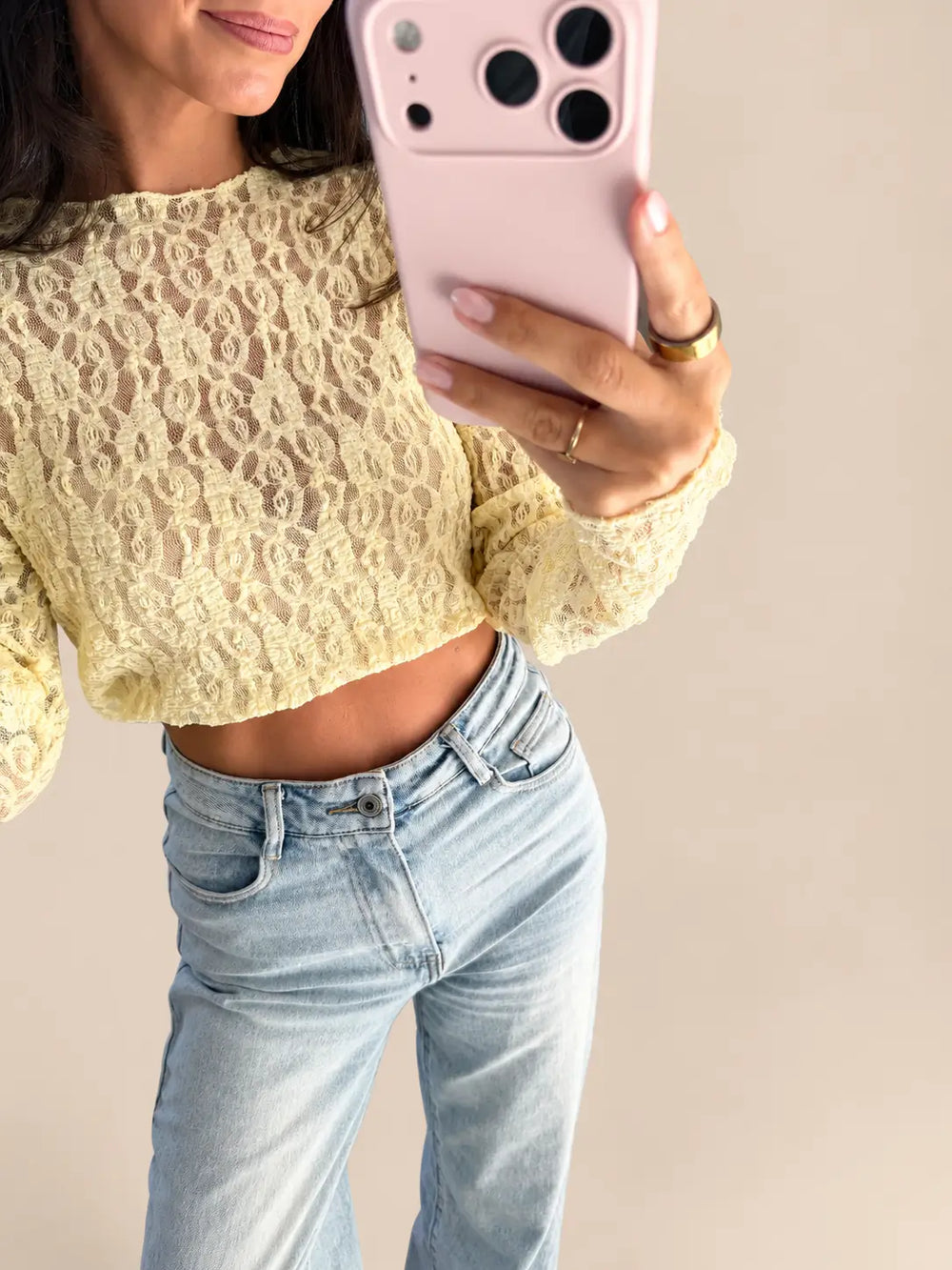 Women’s lace blouse in Yellow, Detail view | Lisa’s Boutique
