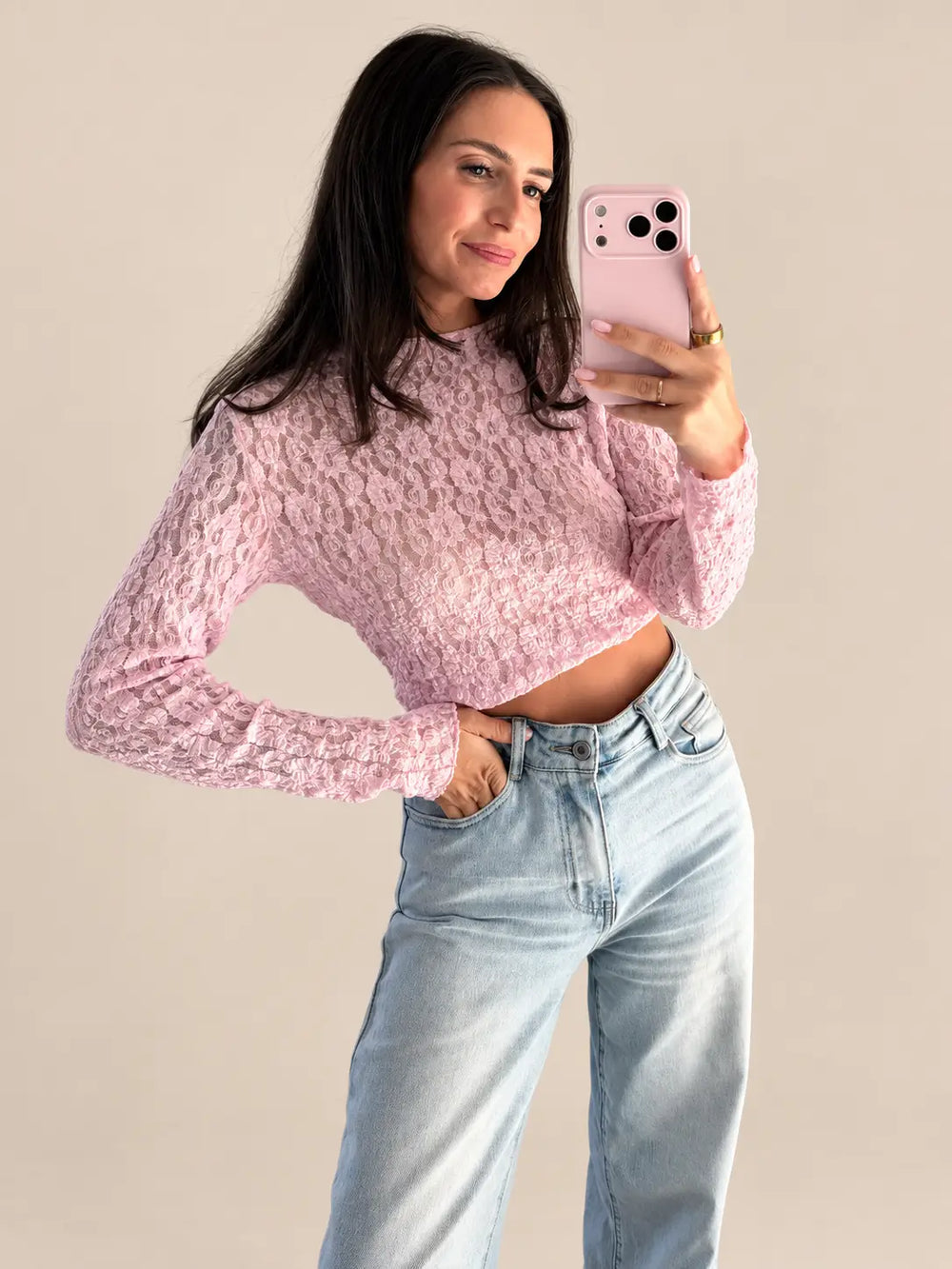 Women’s lace blouse in Rose, Detail view | Lisa’s Boutique