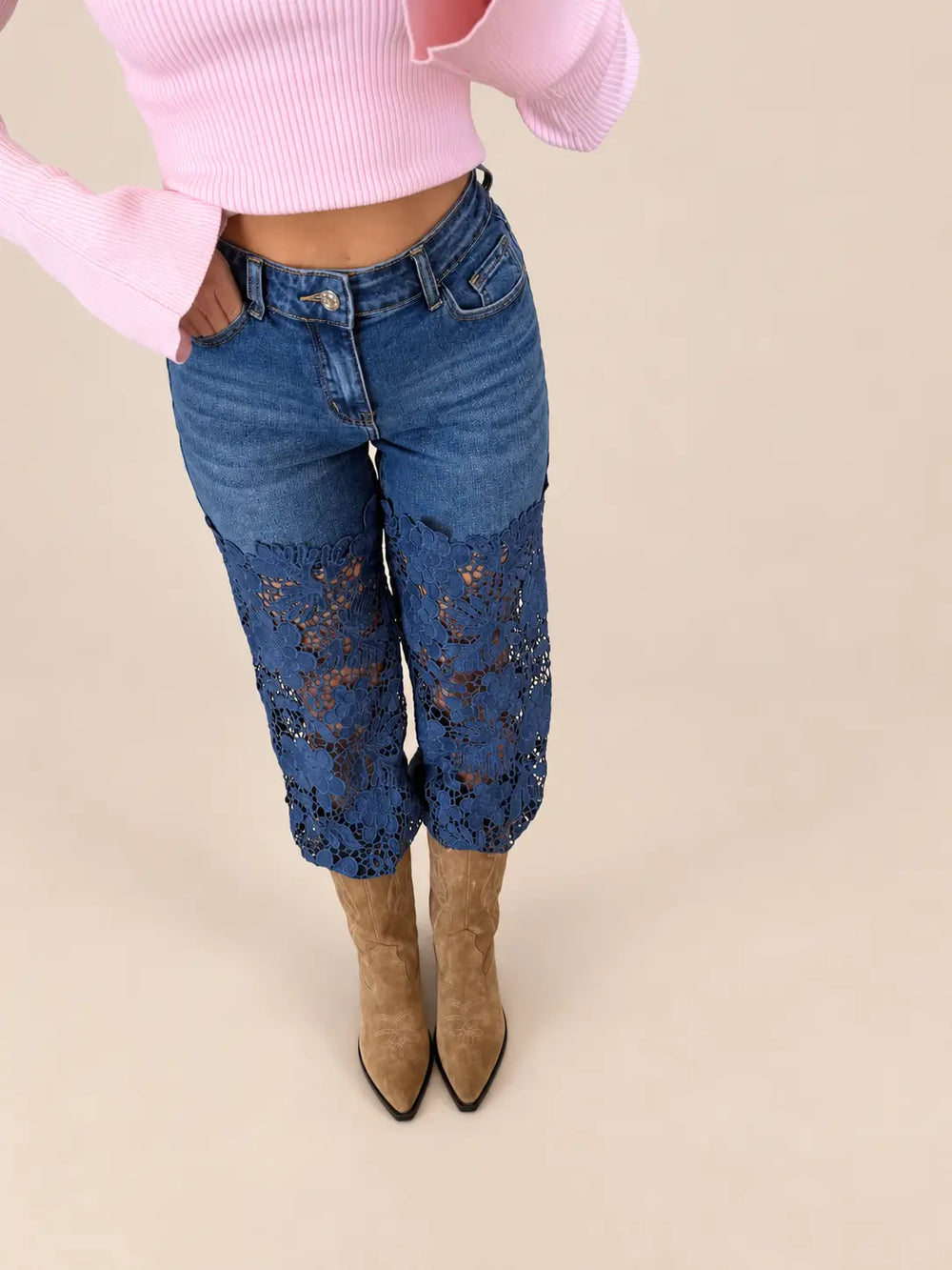 Women’s straight jeans in Blue with lace details, Front view | Lisa’s Boutique