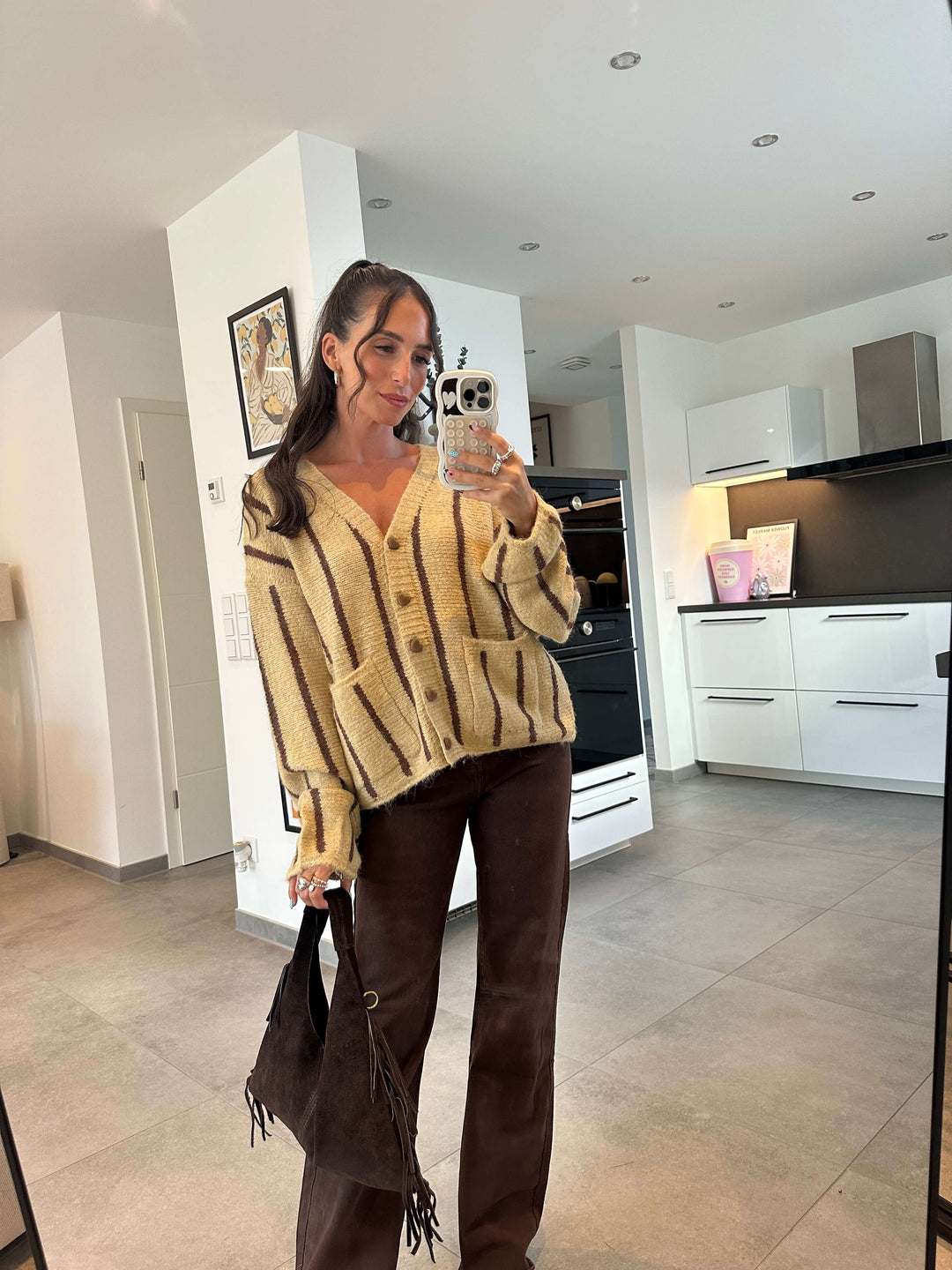 Beiger Strickcardigan mit schwarzen Streifen und Knopfleiste, Lisa's Boutique