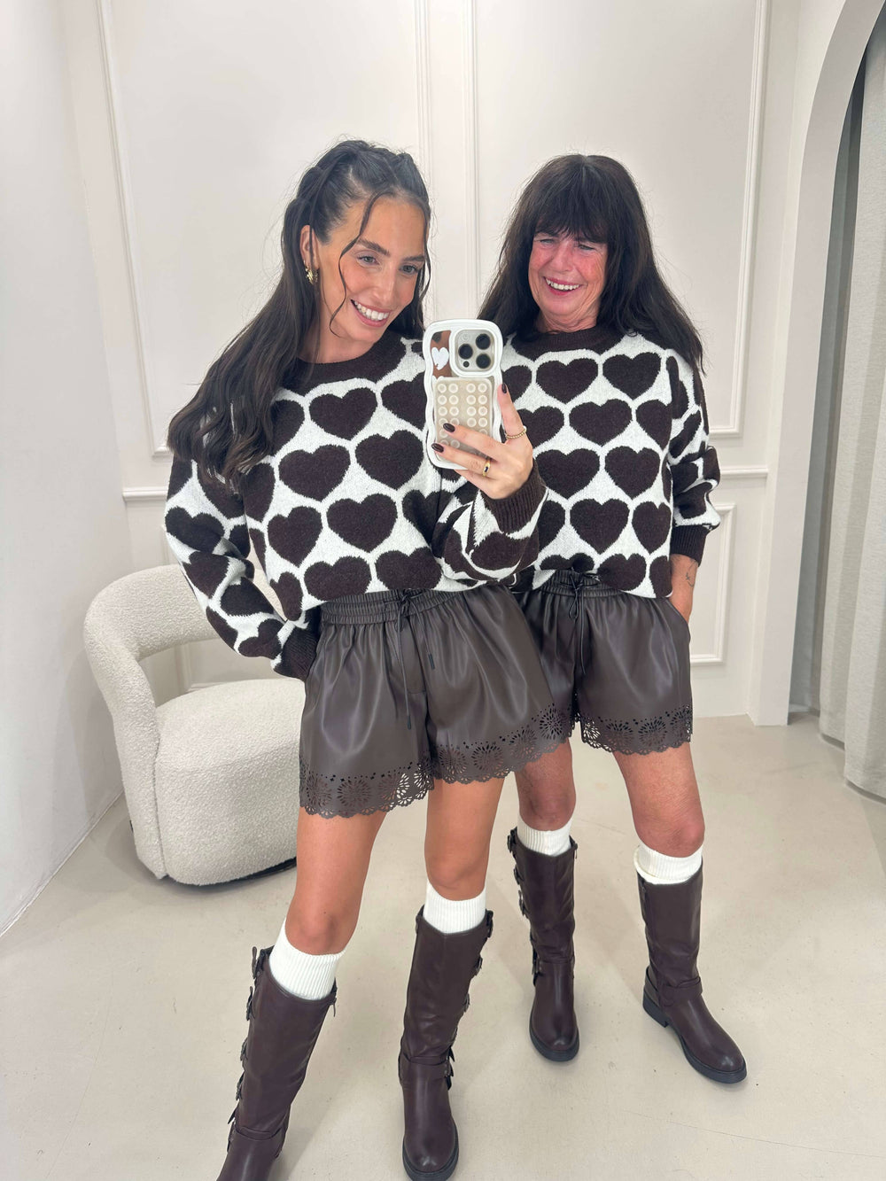 Strickpullover mit Braunen Herzmuster Pullover Lisas Boutique 