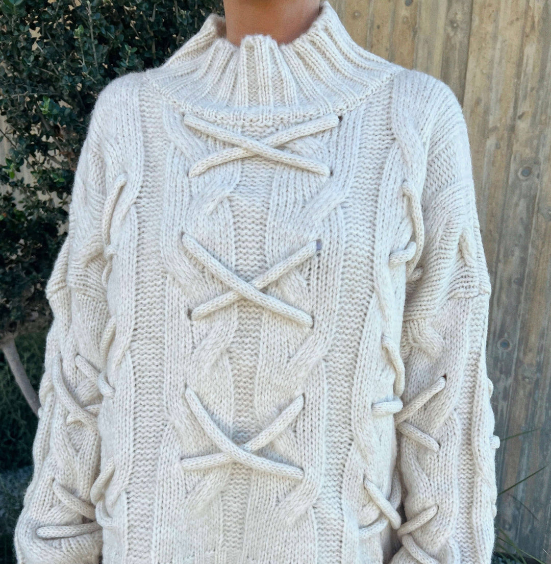 Strickpullover mit Schnüren – Creme Pullover Lisas Boutique 