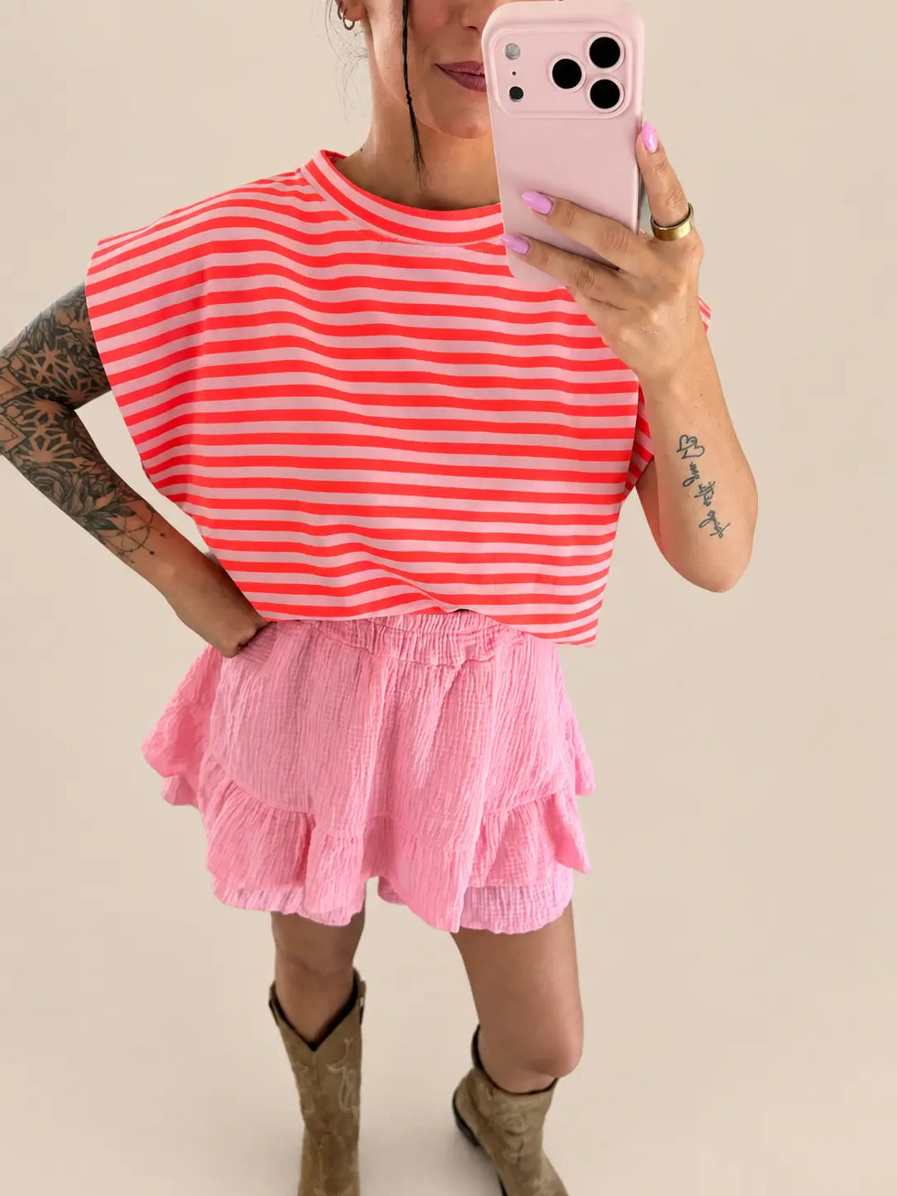 Gestreiftes T-Shirt in Apricot Seitenansicht | Lisa’s Boutique