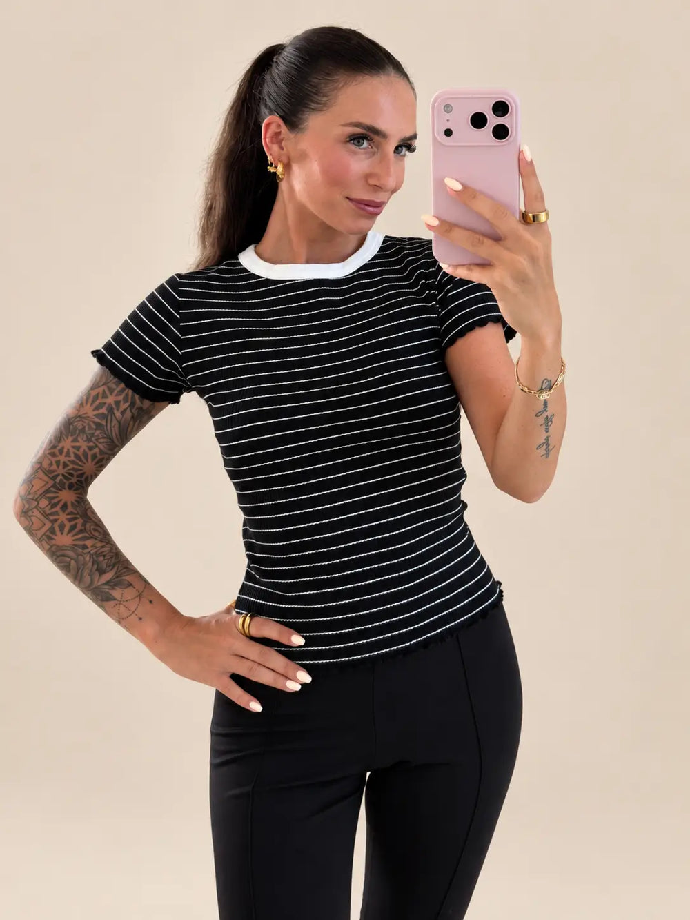 T-Shirt gestreift Damen in Schwarz, Detailansicht | Lisa’s Boutique