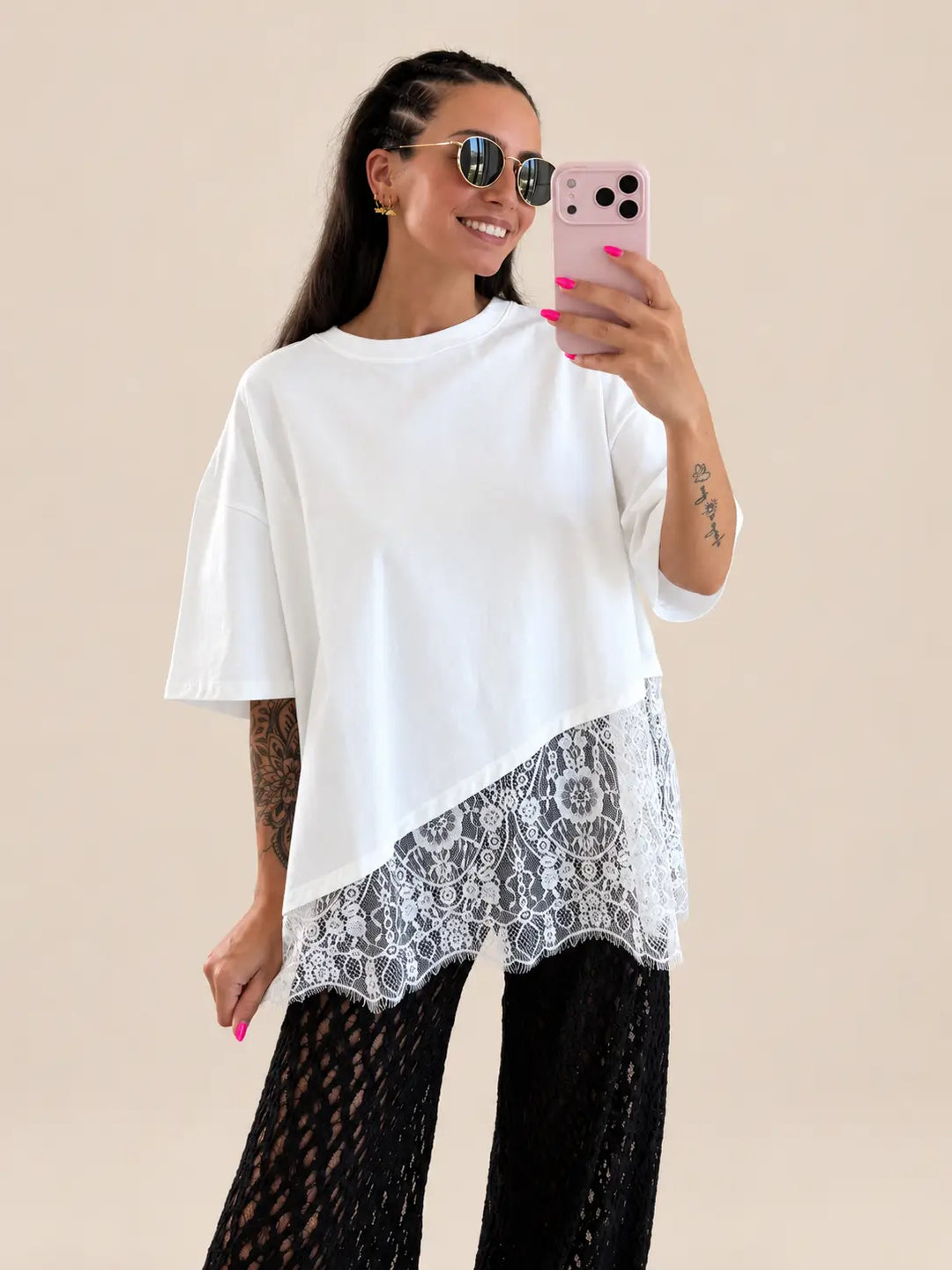 Weißes T-Shirt mit Spitzendetail Frontansicht | Lisa’s Boutique
