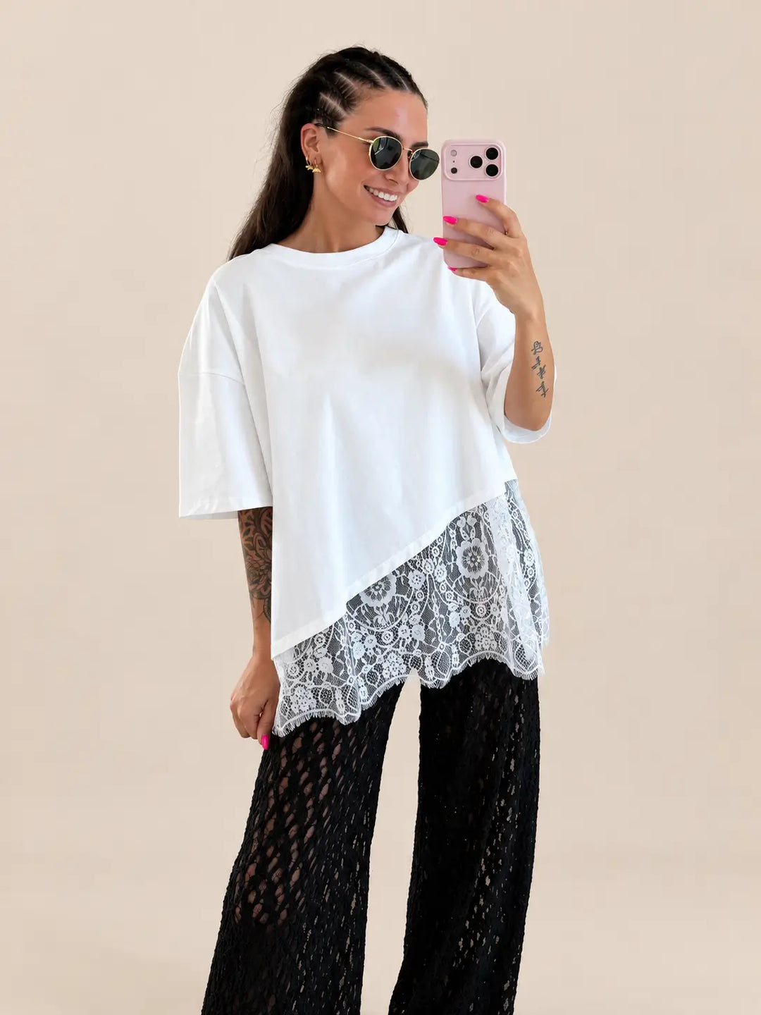 T-shirt bianca donna con pizzo, vista laterale | Lisa’s Boutique