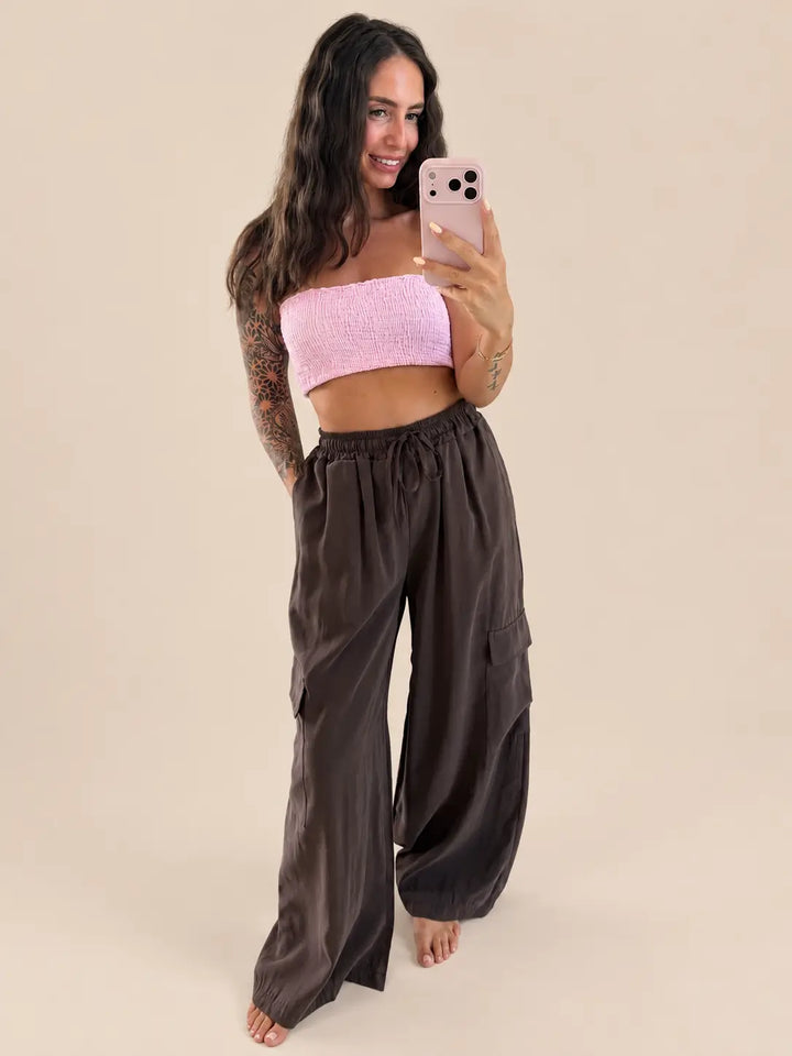 Cargobroek dames in Bruin met roze tube top | Lisa’s Boutique